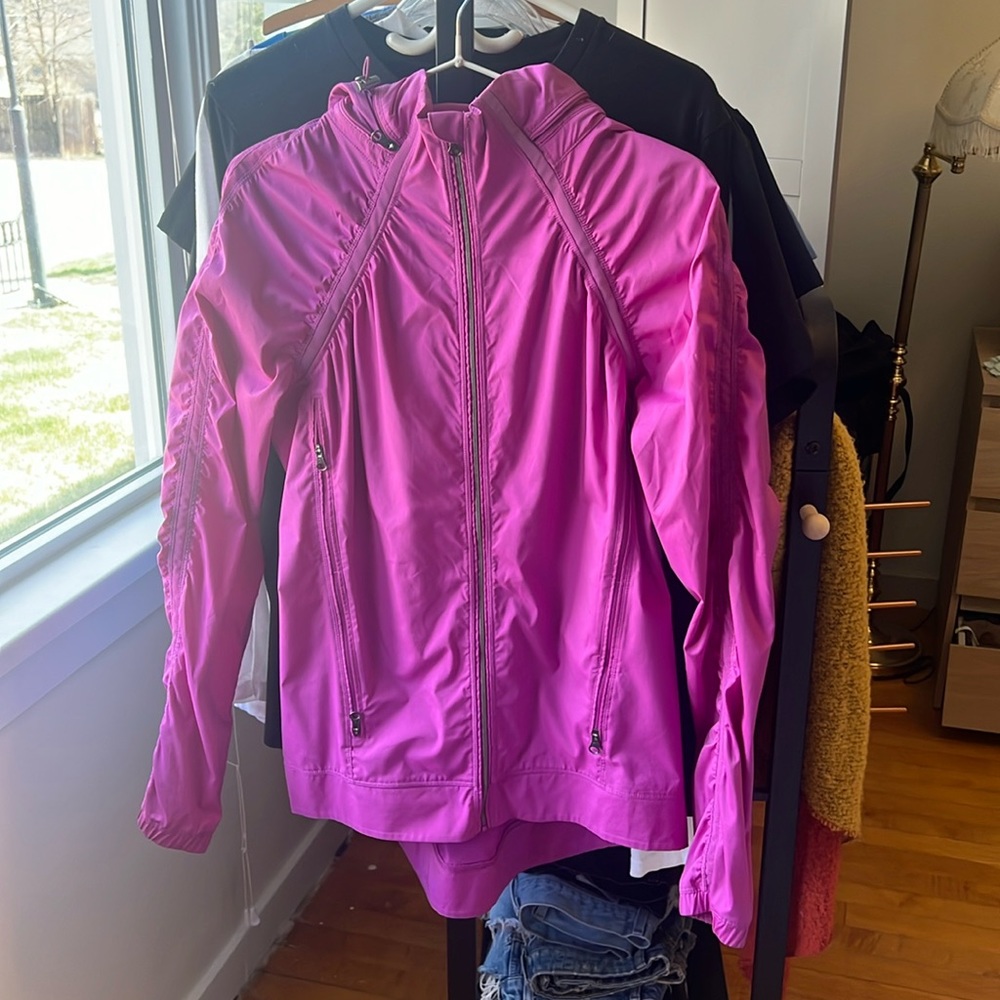 Lululemon light running jacket